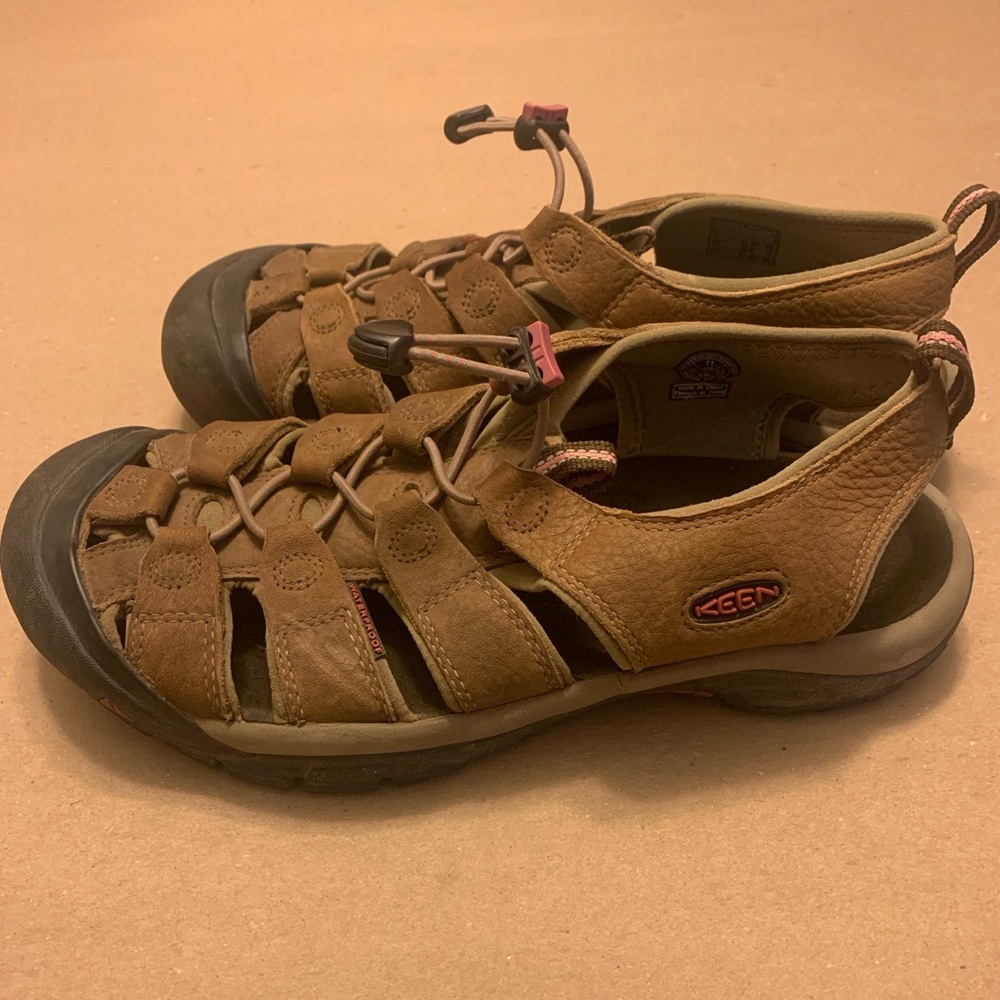 KEEN Newport Leather Hiking Sandals - Women’s size 11